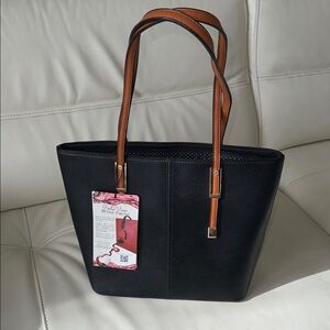 PortoVino Wine‎ Fashionable Purse With Hidden, Insulated Compartment For Wine